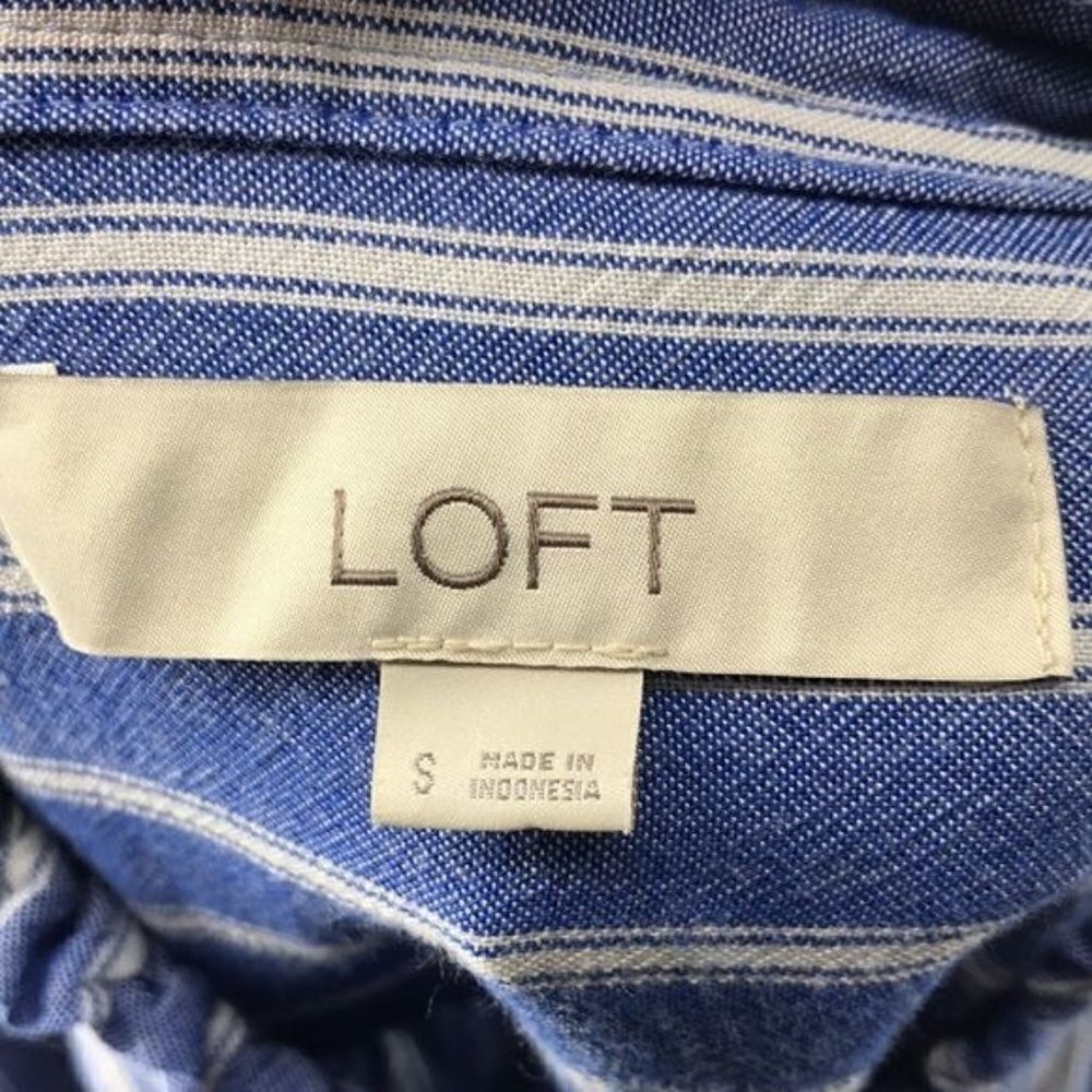 Loft Women's Button Down Blue with White Stripe Blouse Size Small - Picture 2 of 7